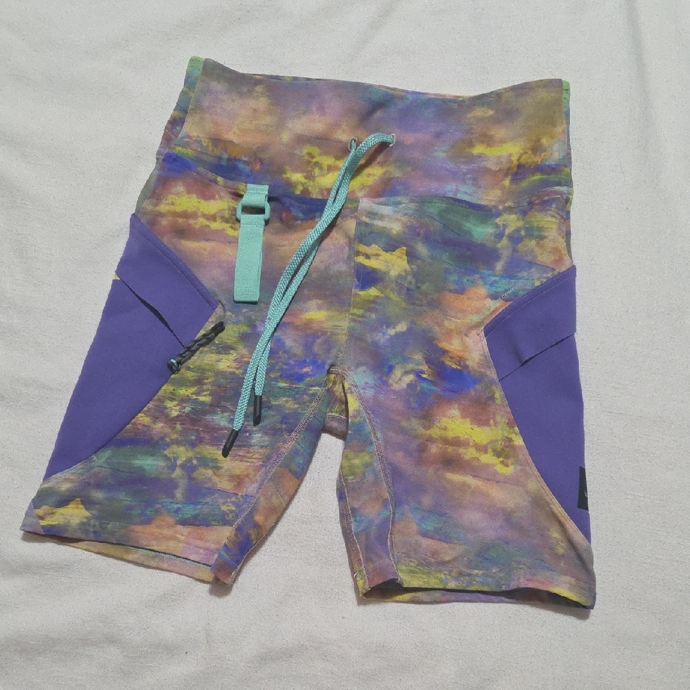 Lululemon Hiking Shorts - Size 8